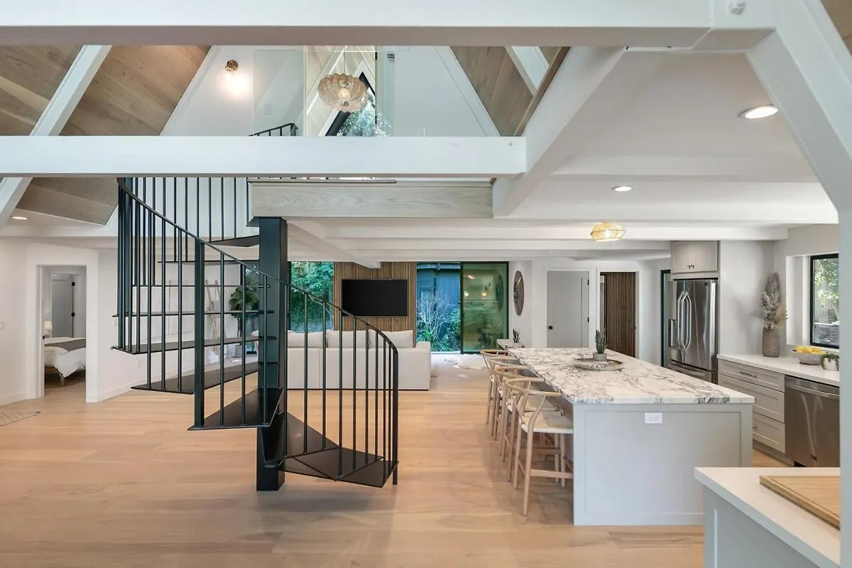Studio City Stunning House With 5 Bedrooms, Pool, Jacuzzi, Fire-Pit, Guest House Los Angeles Holiday home