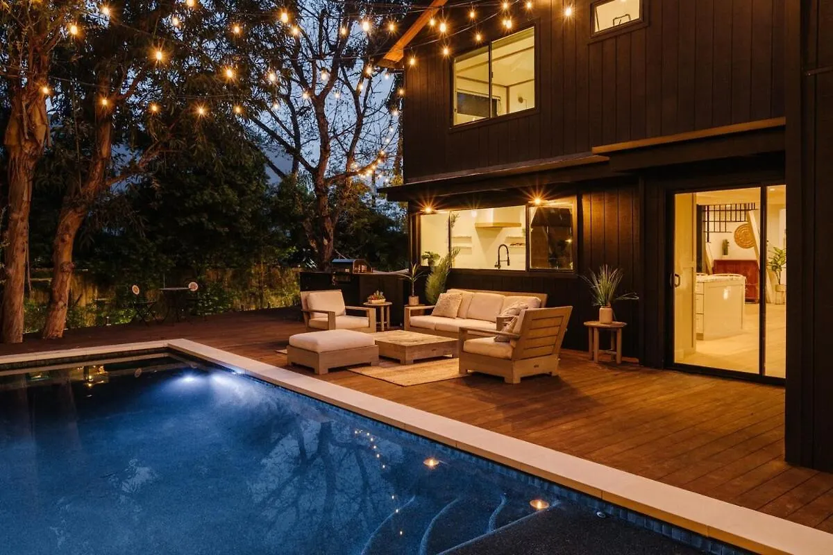 Studio City Stunning House With 5 Bedrooms, Pool, Jacuzzi, Fire-Pit, Guest House Los Angeles Holiday home